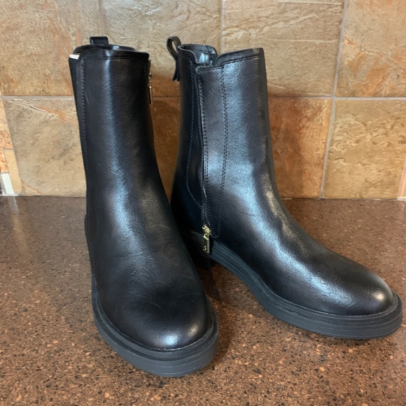 Kenneth Cole Reaction Anabelle Chelsea Boot Black size 8.5 - Picture 6 of 8